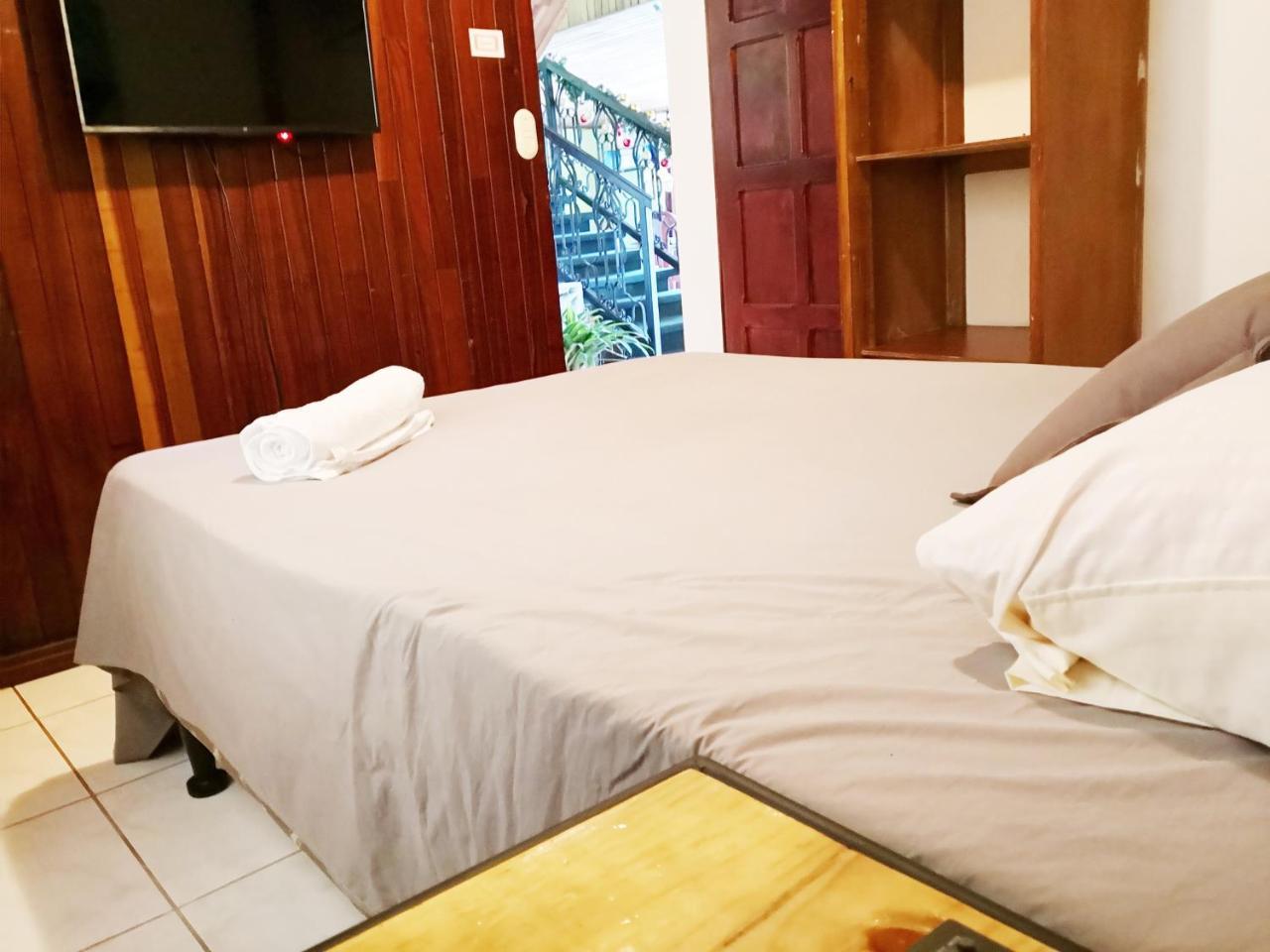 Bed and Breakfast Vida Tropical Алахуэла Экстерьер фото