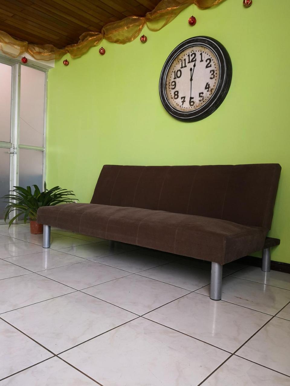 Bed and Breakfast Vida Tropical Алахуэла Экстерьер фото
