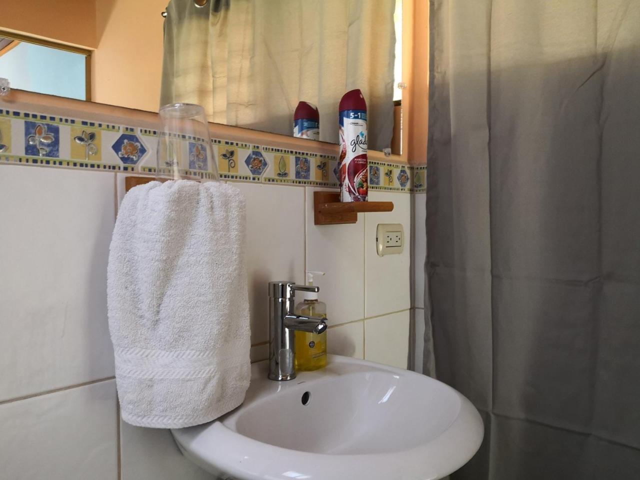 Bed and Breakfast Vida Tropical Алахуэла Экстерьер фото